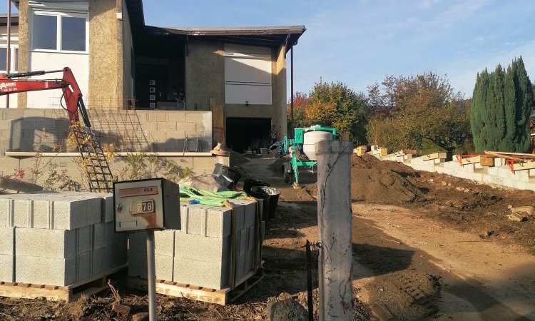 création d'un terrassement et d'un mur de soutènement d'une maison individuelle vers Voglans